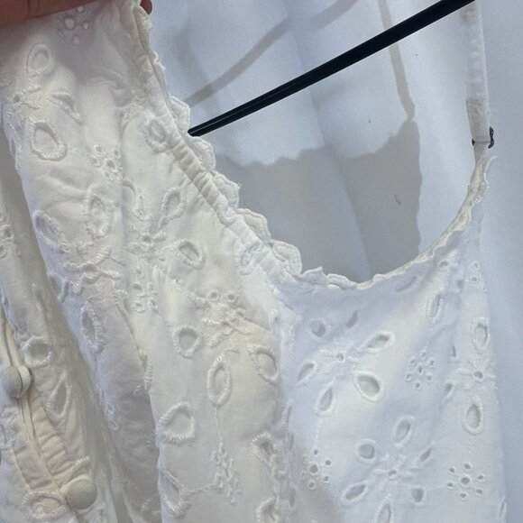 A&F Spaghetti Strap Lace Doily Lined Tank Top - Picture 3 of 8